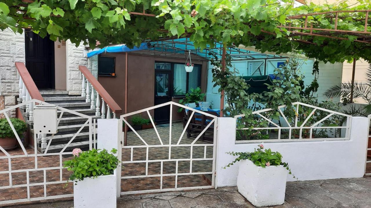 فندق سوزوبولفي  بيت ضيافة زورا المظهر الخارجي الصورة